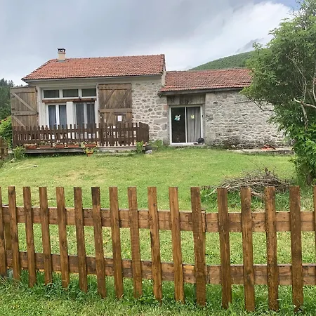 Maison Confortable Avec Jardin A Borne 80 M²