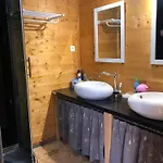 Maison Confortable Avec Jardin A Borne 80 M²