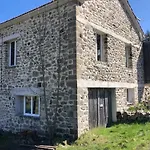 Maison Confortable Avec Jardin A Borne 80 M²