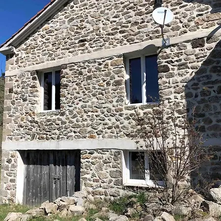 別荘 Maison confortable avec jardin à Borne 80 m² *