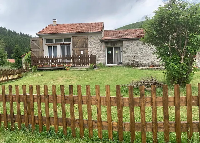 Maison Confortable Avec Jardin A Borne 80 M²