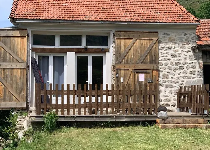 Maison Confortable Avec Jardin A Borne 80 M² * Boree